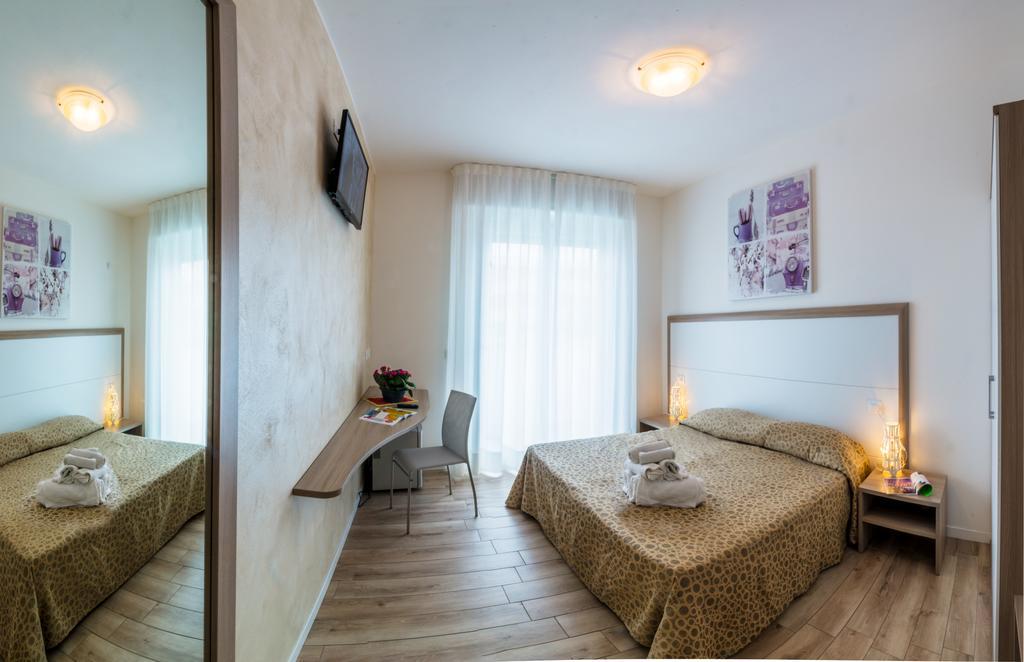 Hotel Milano 3S Bibione Exterior foto